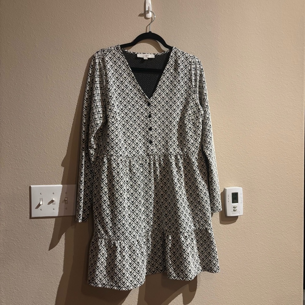 🤍 LOFT Jacquard Button Front Flounce Swing Dress – Medium - Picture 2 of 9